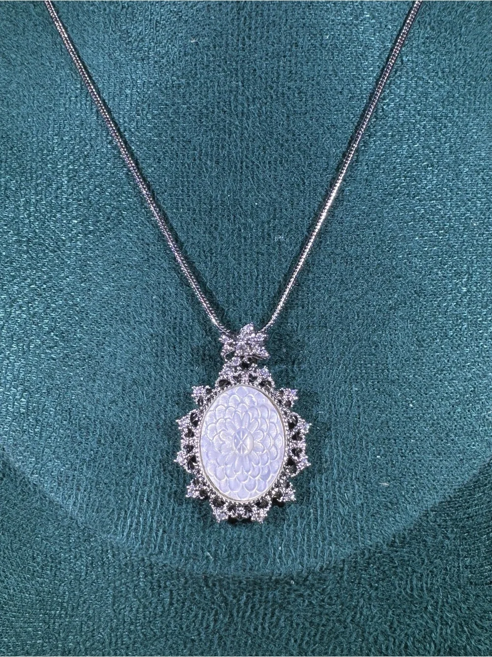 Vintage Carved Mother of Pearl Floral Pendant Necklace